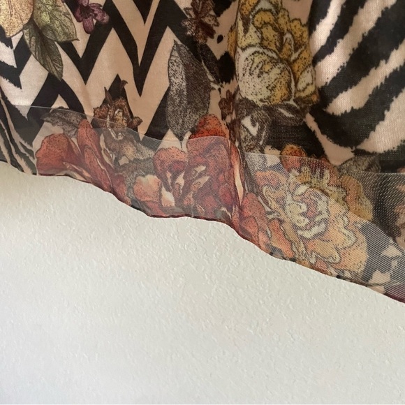 Chicos woman’s scoop neck sweater top size 2 LG floral zebra sophisticated mesh - Picture 4 of 11